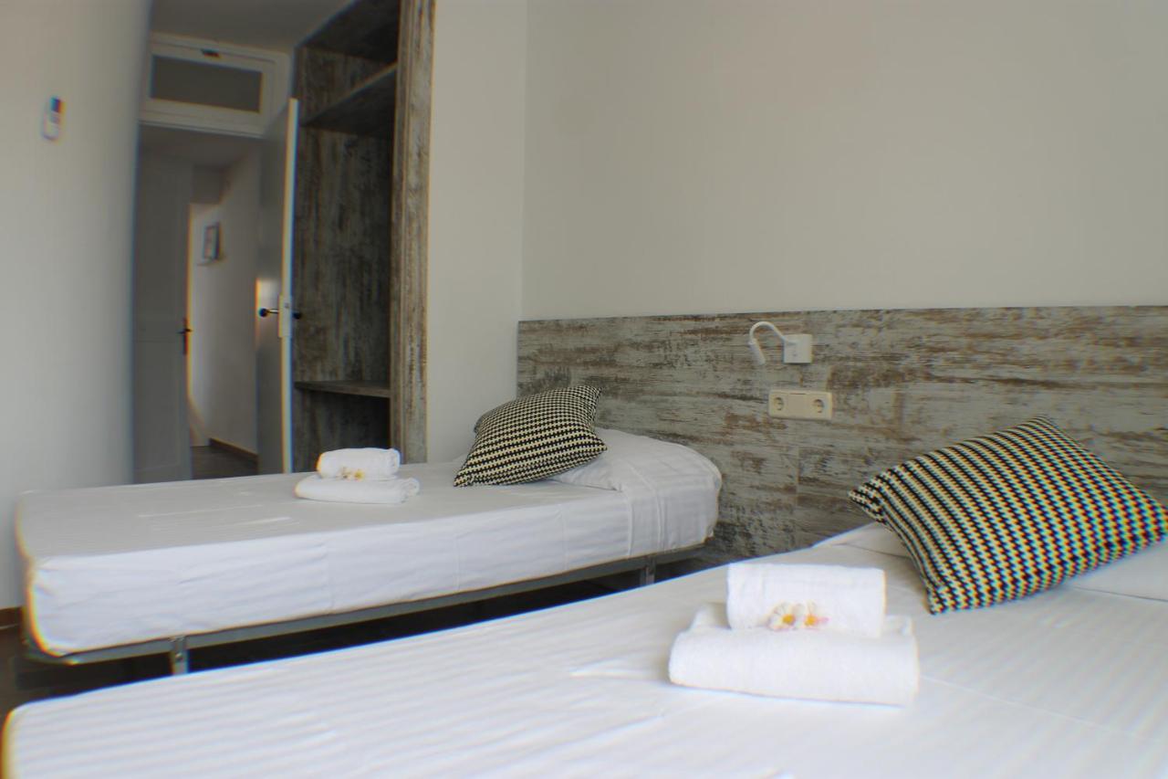 Agi Porthos Apartments Росас Экстерьер фото